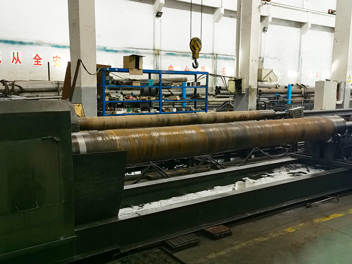 Honing machine